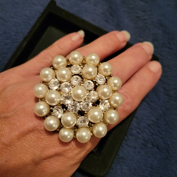 Pearl & Crystal Ring - Picture 2 of 3